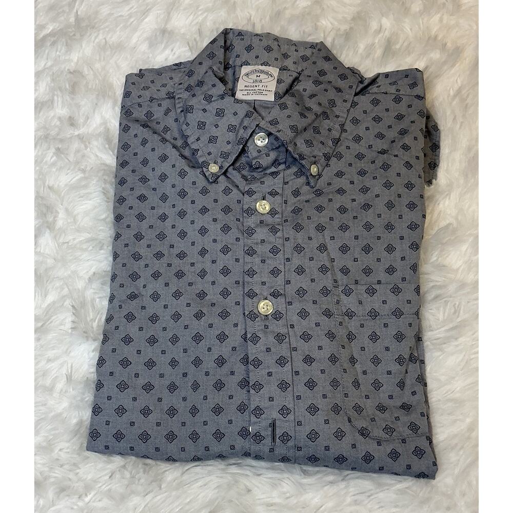 Brooks Brothers Regent Fit Med Button Down Long Sleeve 100% Cotton Shirt